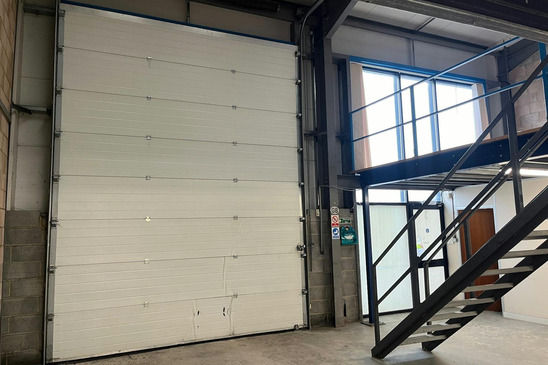 Redman Rd, Calne to rent Interior Photo- Image 1 of 3