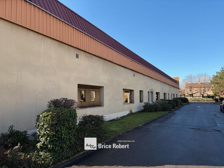 33 Avenue Du Docteur Georges Lévy, Vénissieux for sale - Building Photo - Image 2 of 6