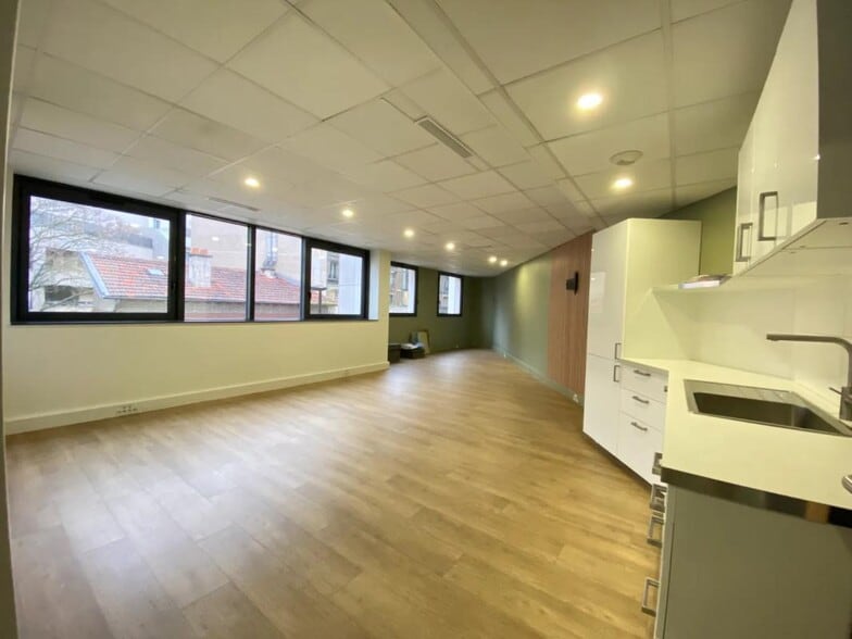 83 Rue De Paris, Boulogne-Billancourt to rent - Interior Photo - Image 2 of 6