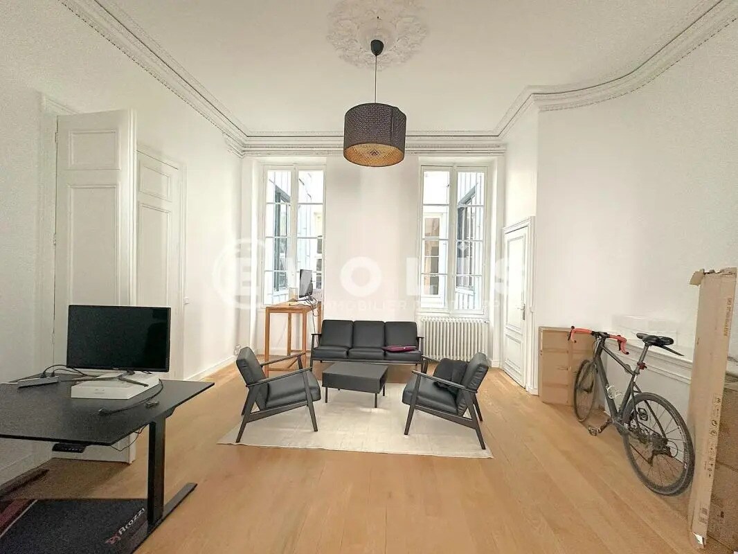 Office in Bordeaux to rent Interior Photo- Image 1 of 5