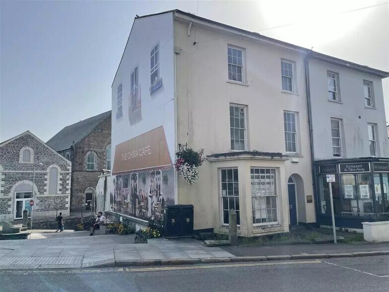 9 Truro Rd, St Austell for sale - Building Photo - Image 1 of 29