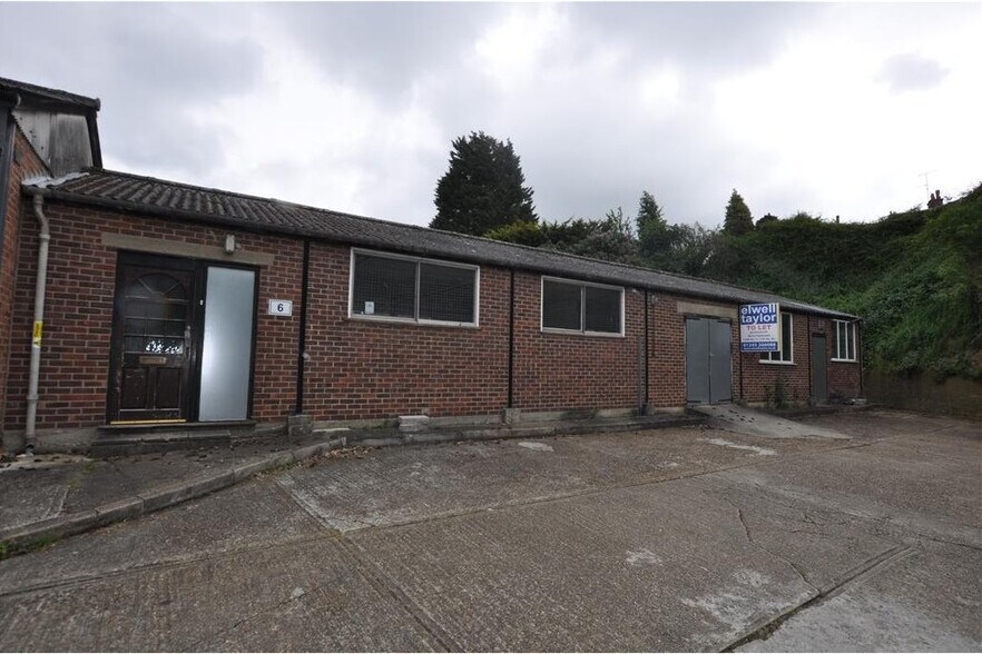 Beehive Ln, Chelmsford, CM2 9TE UK