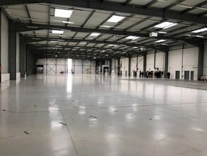 11 Rue De La Grande Borne, Le Mesnil-Amelot to rent Building Photo- Image 1 of 5