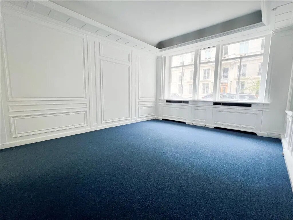 Location Bureaux 126 m² - Photo 1