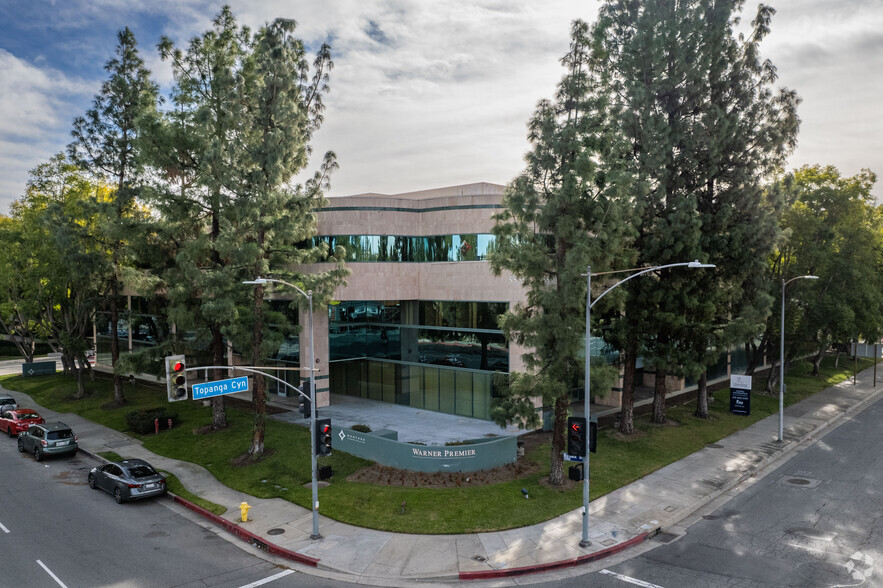 5550 Topanga Canyon Blvd, Woodland Hills, CA for rent - Building Photo - Image 1 of 9