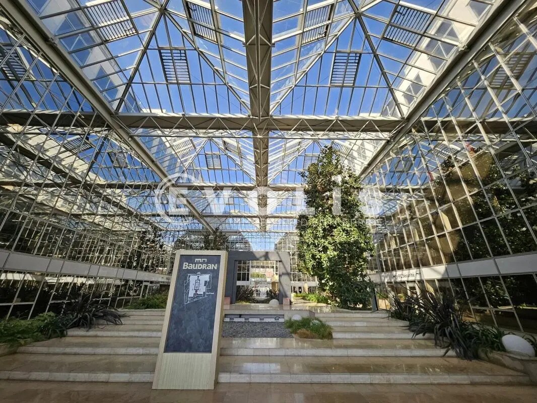 Office in Arcueil to rent Lobby- Image 1 of 36