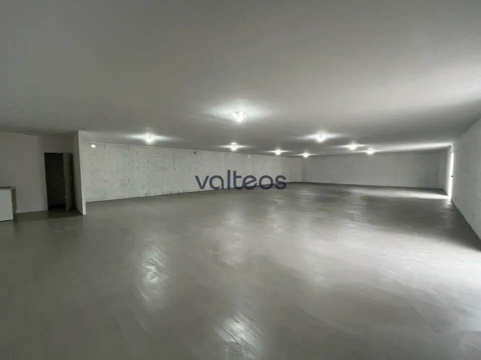 Location Local d'activités 245 m² - Photo 1