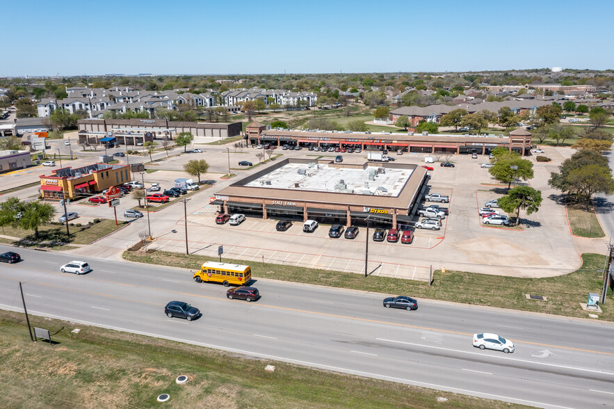 8385-8451 Grapevine Hwy, North Richland Hills, TX for rent - Building Photo - Image 1 of 6