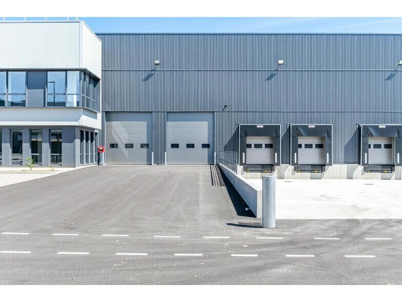Light Industrial in Saint-Priest to rent - Building Photo - Image 2 of 22