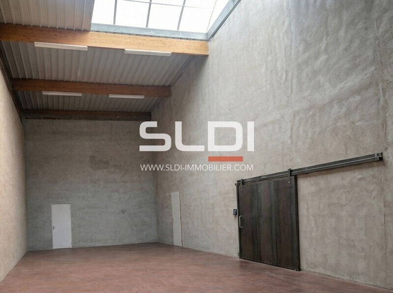 Light Industrial in La Verpillière to rent Interior Photo- Image 1 of 4