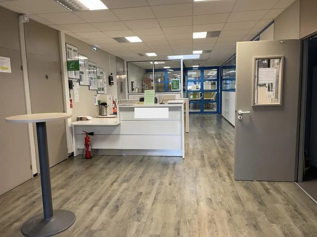 Vente Bureaux 1 250 m² - Photo 1