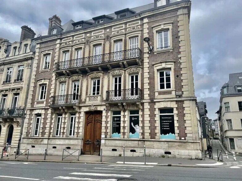 Office in Rouen to rent - Building Photo - Image 2 of 12