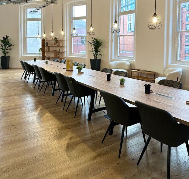 Park Row, Nottingham to rent - Building Photo - Image 3 of 11