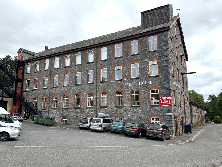 Mardle Way, Buckfastleigh to rent Primary Photo- Image 1 of 2