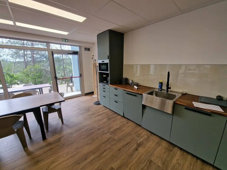 Location Bureaux 65 m² - Photo 1