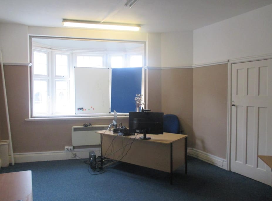 194-200 Brent St, London to rent Interior Photo- Image 1 of 3