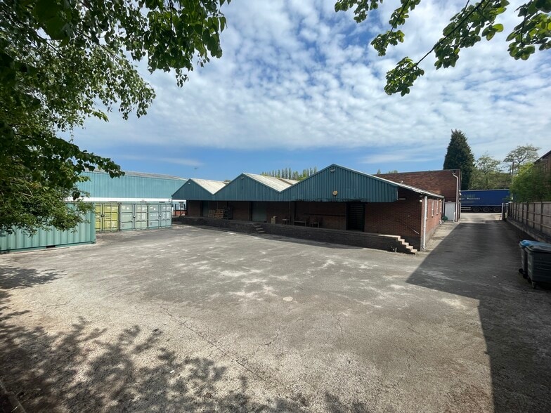 Spencroft Rd, Newcastle Under Lyme to rent - Building Photo - Image 1 of 32