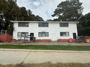 186 New Hope Rd, Lawrenceville, GA for rent Building Photo- Image 1 of 10