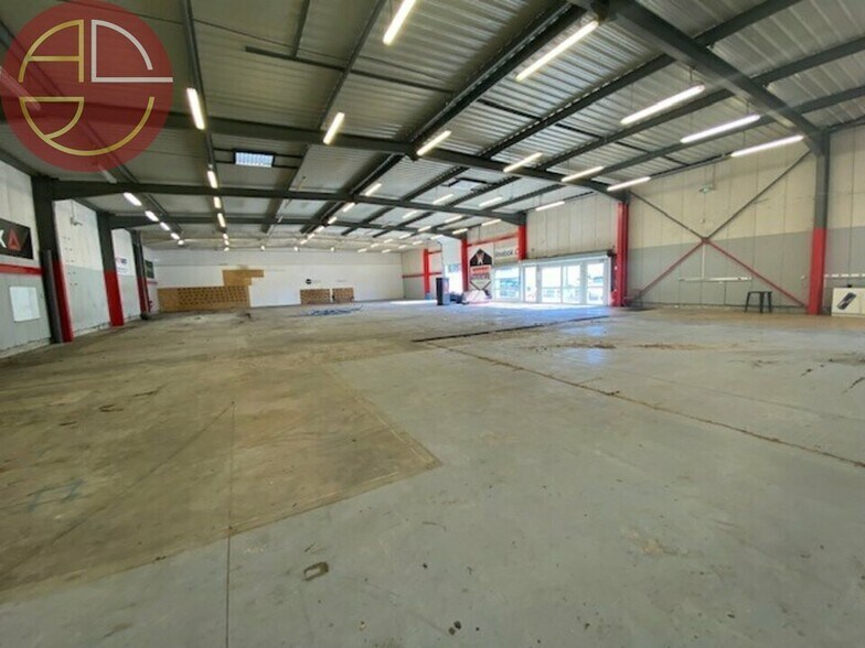 Retail in Aucamville to rent - Building Photo - Image 1 of 4