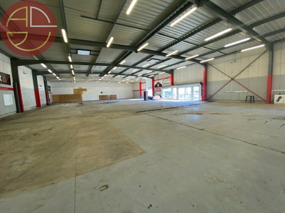 Retail in Aucamville to rent Building Photo- Image 1 of 5