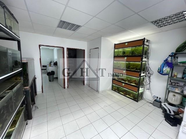 Industrial in Fontenay-Trésigny for sale - Interior Photo - Image 2 of 3