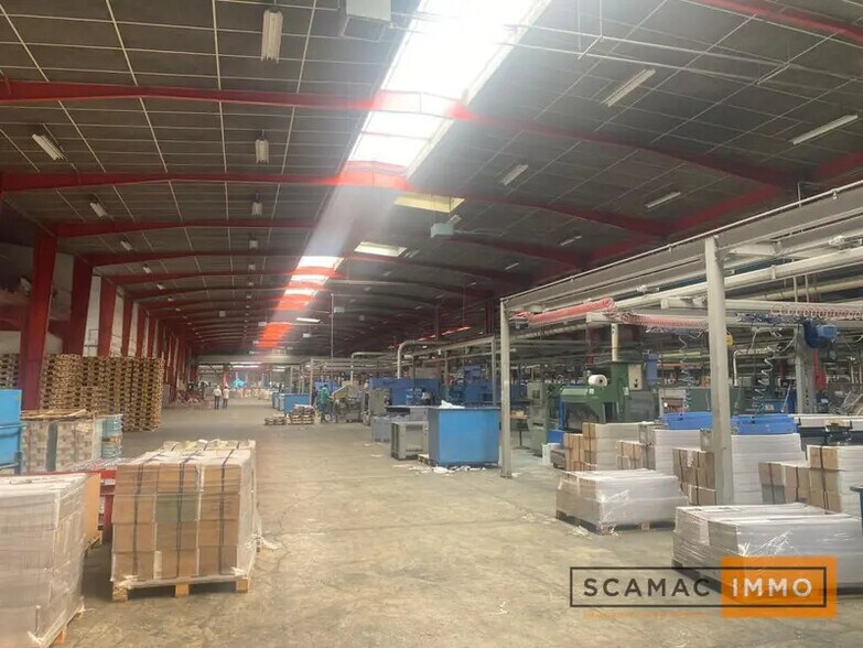 Industrial in MORANGIS to rent - Interior Photo - Image 2 of 6