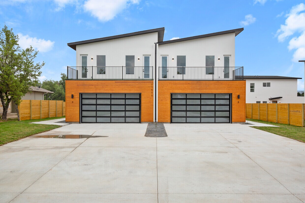 21504 Twain Cv, Lago Vista, TX for sale Primary Photo- Image 1 of 1