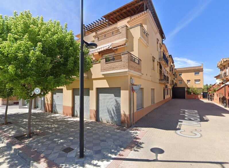 Paseo de la Redonda, 1, Atarfe, Granada for sale - Building Photo - Image 2 of 12