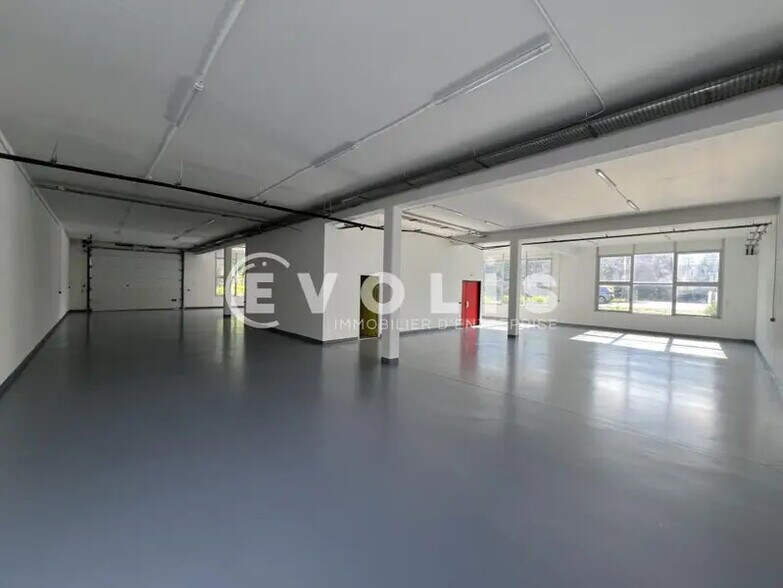 3-7 Avenue Des Frères Lumières, Villiers-sur-Marne to rent - Interior Photo - Image 2 of 10