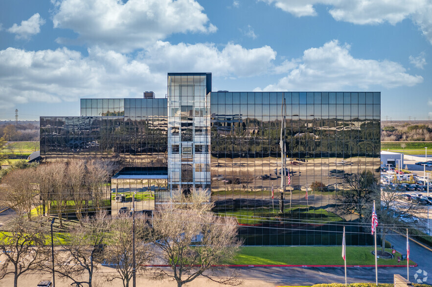 15915 Katy Fwy, Houston, TX for rent - Building Photo - Image 3 of 25