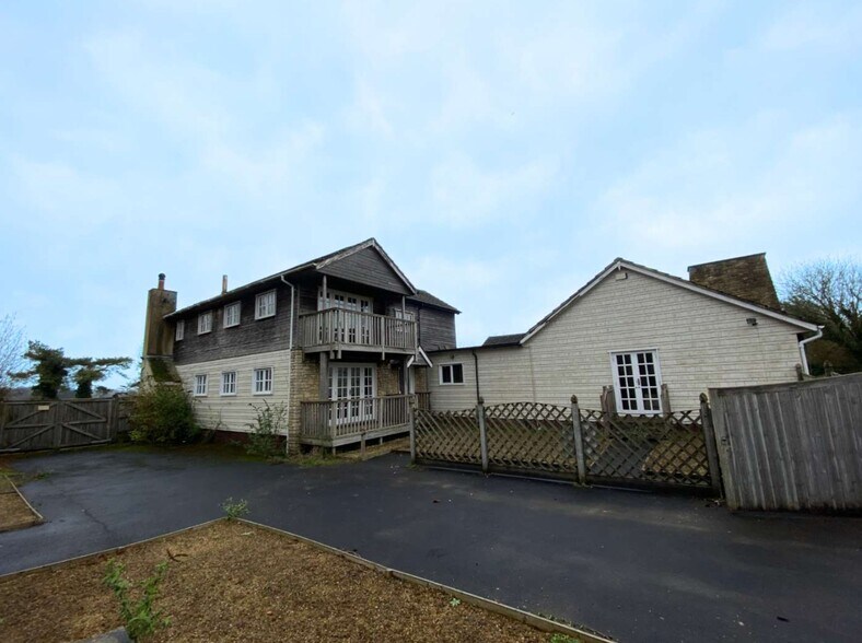 A3400, Chipping Norton for sale - Building Photo - Image 1 of 1