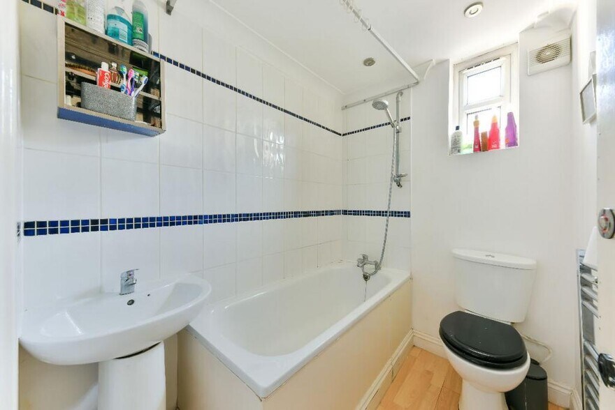 124 Greyhound Ln, London for sale - Building Photo - Image 3 of 25