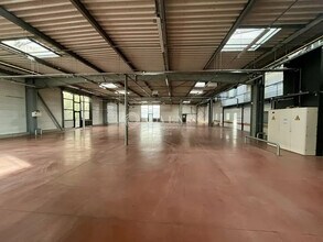 Industrial in Chanteloup-les-Vignes for sale Interior Photo- Image 1 of 9