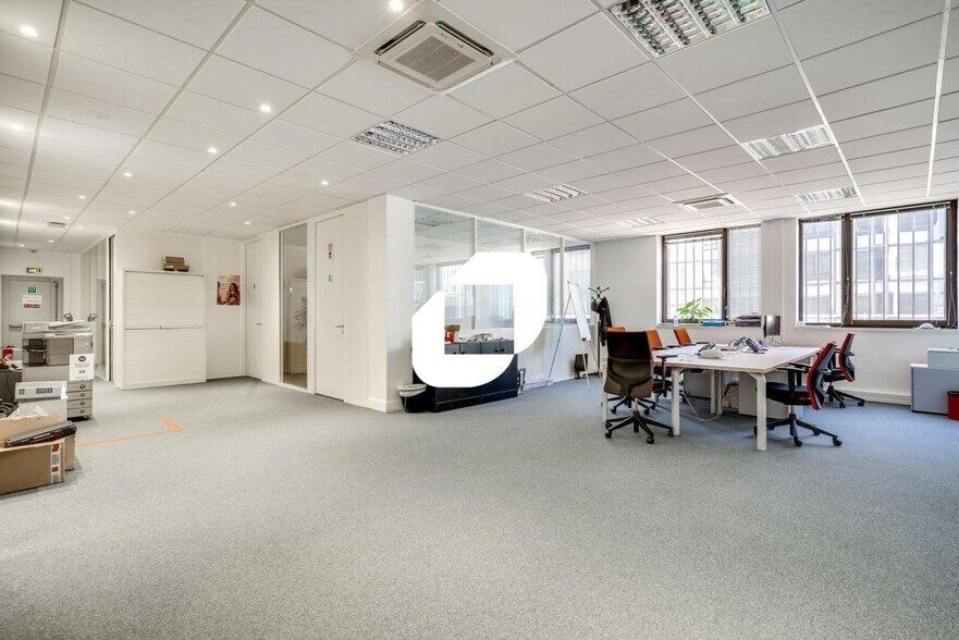 Office in Bagnolet to rent - Interior Photo - Image 2 of 14
