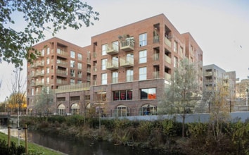 York Rd, Maidenhead to rent Building Photo- Image 2 of 3