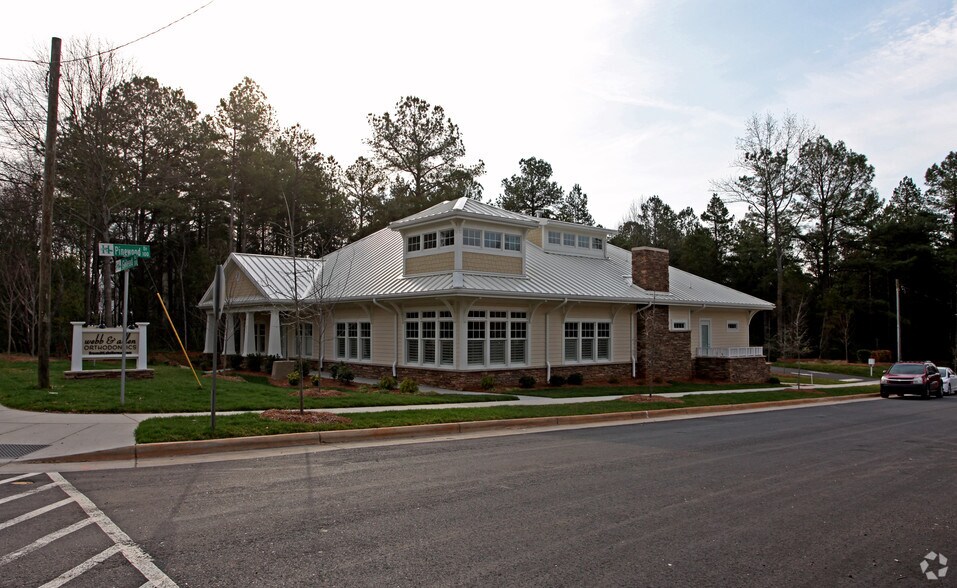 223 Gilead Rd, Huntersville, NC for sale - Primary Photo - Image 1 of 6