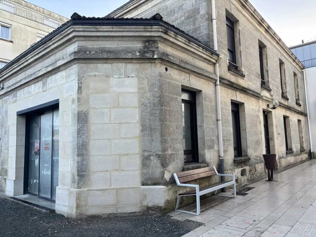 Office in Talence for sale Building Photo- Image 1 of 12