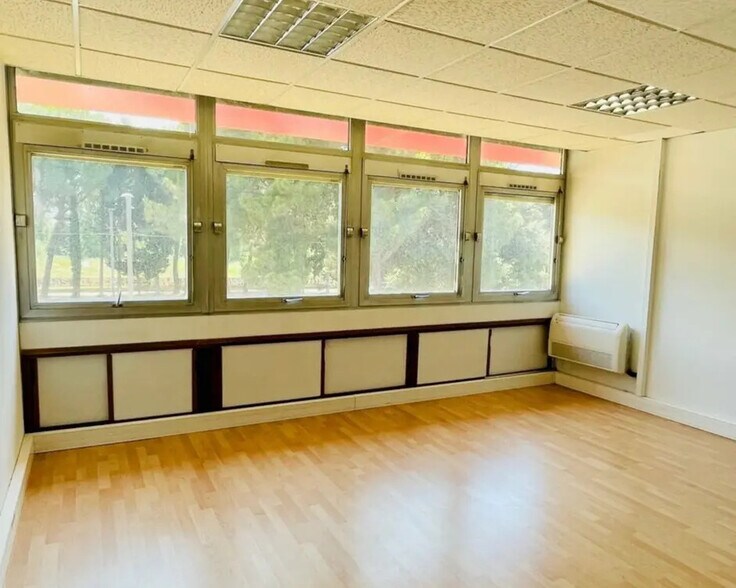 Office in Lattes to rent - Interior Photo - Image 3 of 3