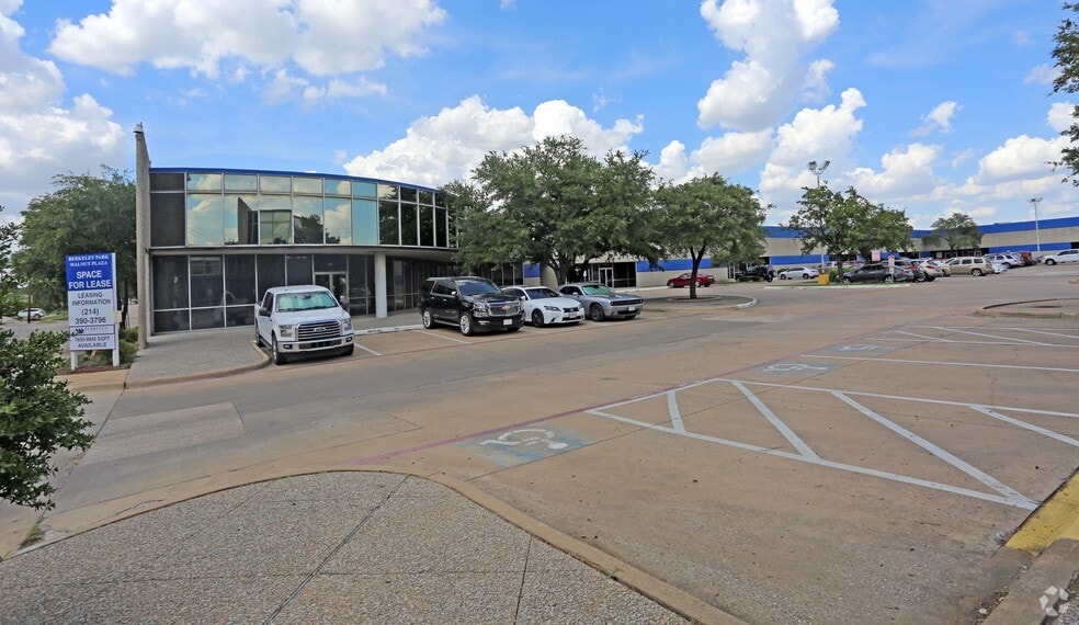 11034 Shady Trl, Dallas, TX to rent - Building Photo - Image 1 of 20