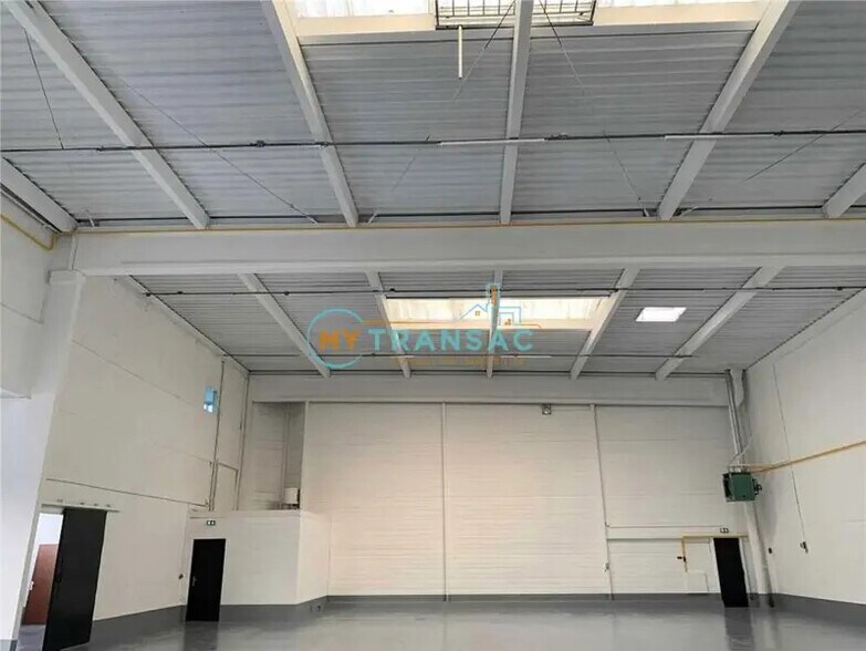 Industrial in Bonneuil-sur-Marne to rent - Interior Photo - Image 3 of 8