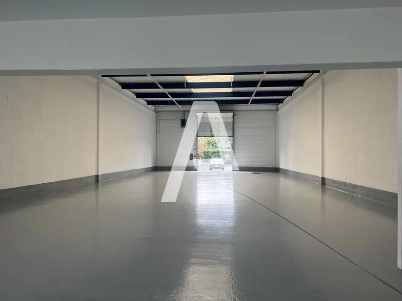 Industrial in Bonneuil-sur-Marne to rent - Interior Photo - Image 1 of 8