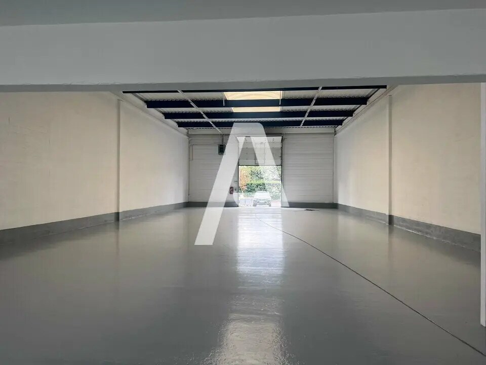 Industrial in Bonneuil-sur-Marne to rent Interior Photo- Image 1 of 9