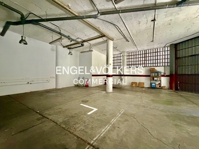 Retail in L'Hospitalet de Llobregat, Barcelona to rent Interior Photo- Image 1 of 6