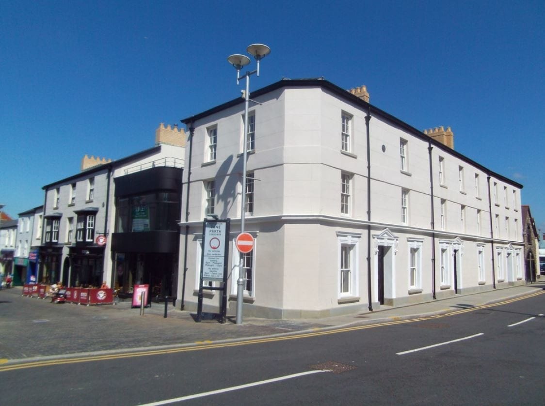 1 Derwen Rd, Bridgend to rent Building Photo- Image 1 of 4