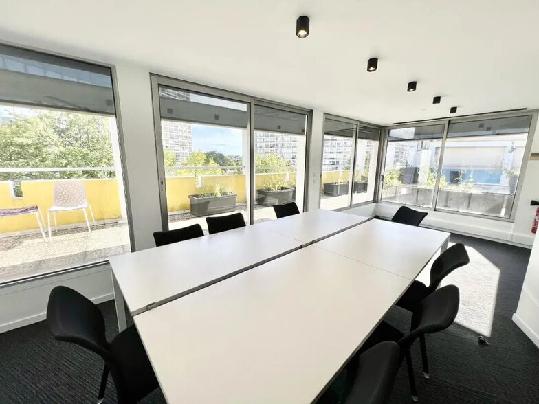 Office in Puteaux to rent - Building Photo - Image 3 of 7