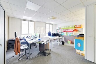 3 Rue Charcot, Neuilly-sur-Seine to rent Interior Photo- Image 2 of 9