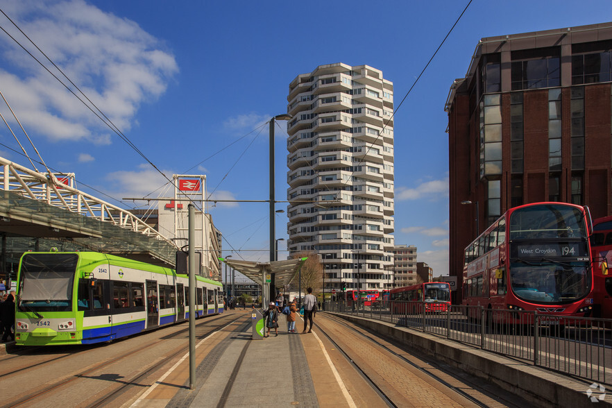 12-16 Addiscombe Rd, Croydon for rent - Building Photo - Image 1 of 4