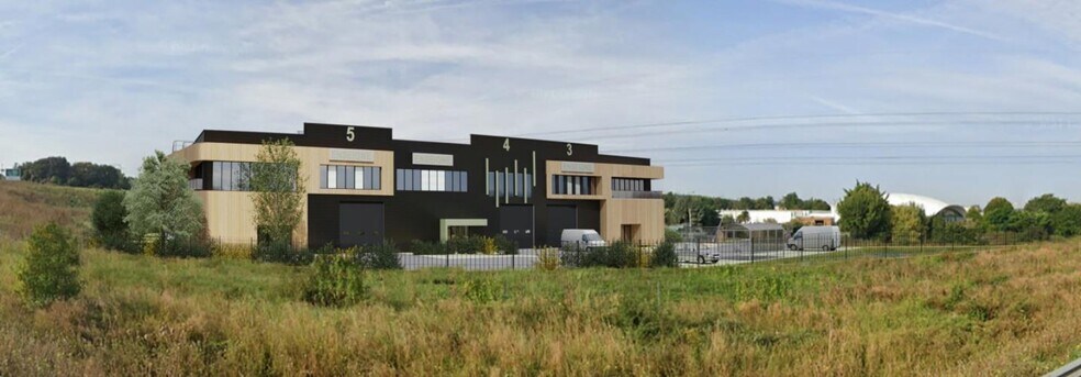 Route De Villevaudé, Villeparisis to rent - Building Photo - Image 3 of 6