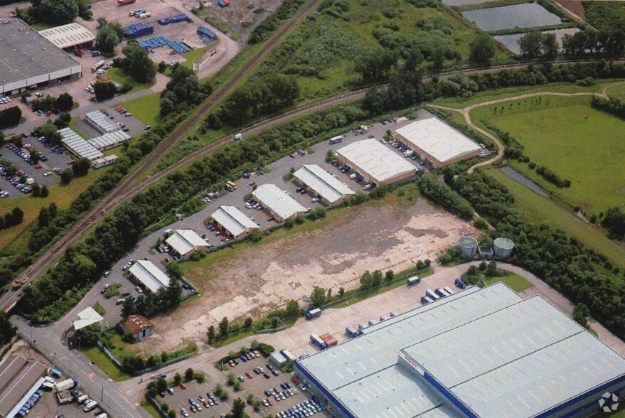 Park Ln, Birmingham to rent - Aerial - Image 2 of 4