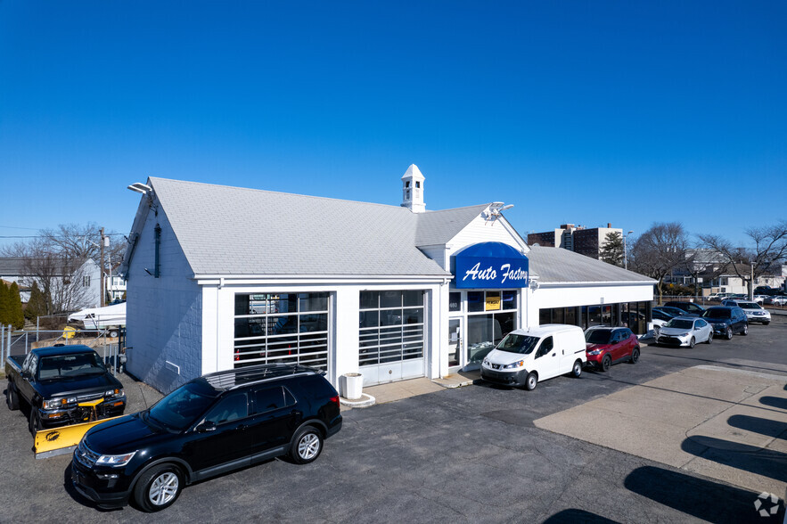 460 Taunton Ave, East Providence, RI for sale - Building Photo - Image 1 of 5